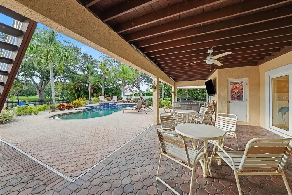 1021 W HENRY AVENUE Tampa, FL 33604