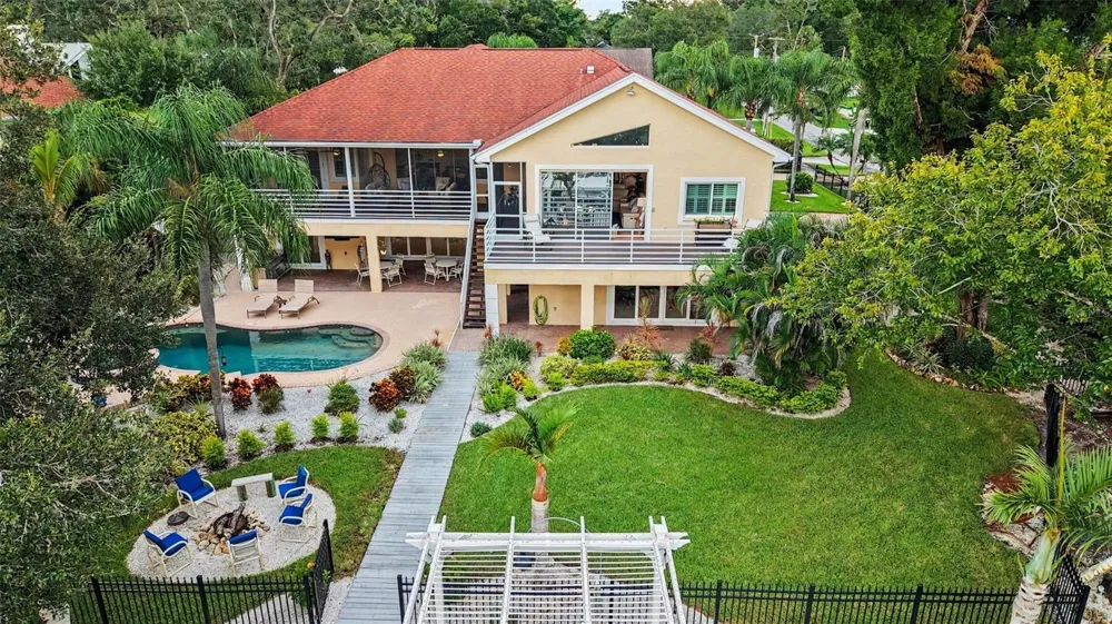 1021 W HENRY AVENUE Tampa, FL 33604