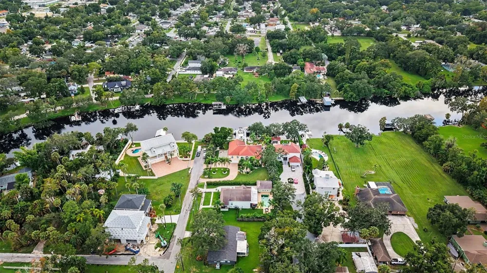 1021 W HENRY AVENUE Tampa, FL 33604