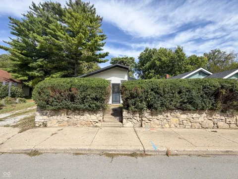 818 W 25th Street