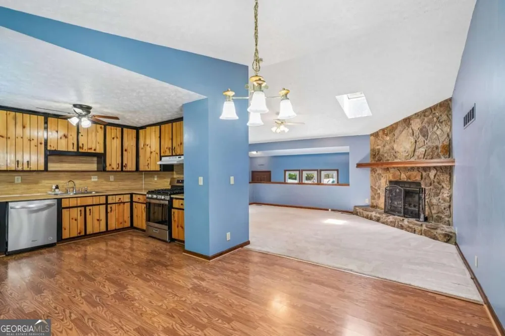 659 Sunshine TRCE NW Acworth, GA 30102