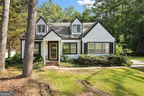 30 Woodlawn AVE