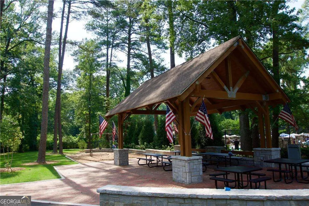 1 Lakeshore DR Avondale Estates, GA 30002