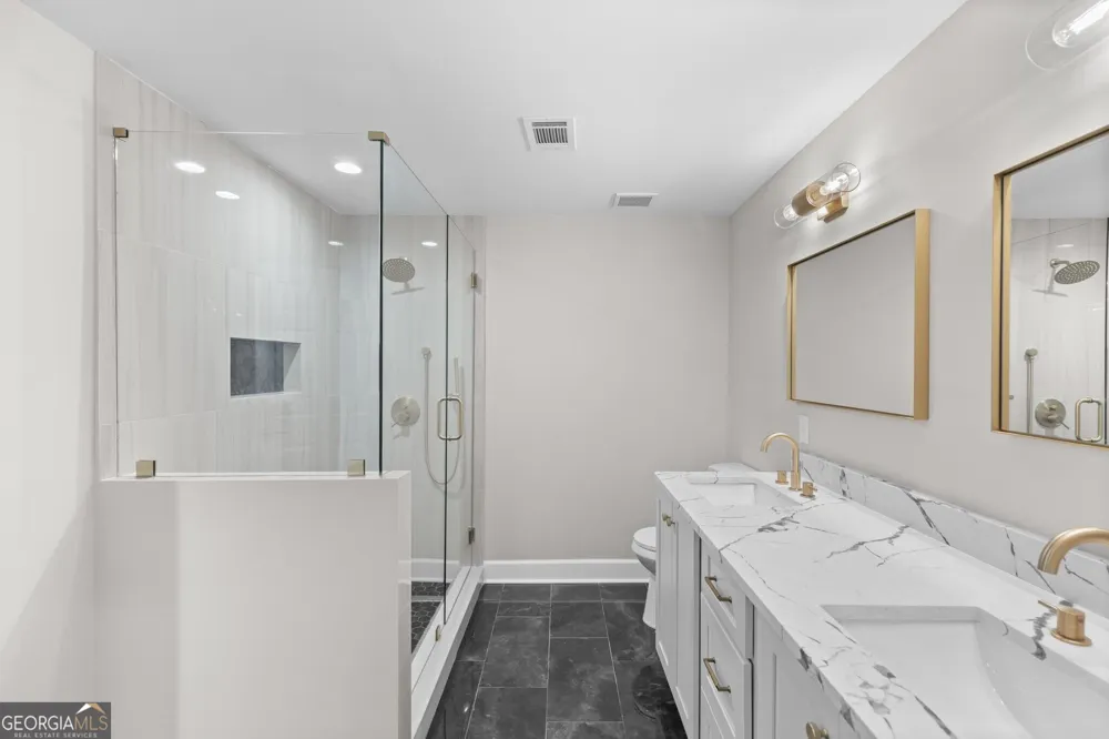 2302 Walkers Glen LN Buford, GA 30519