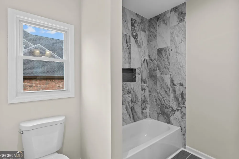 2302 Walkers Glen LN Buford, GA 30519
