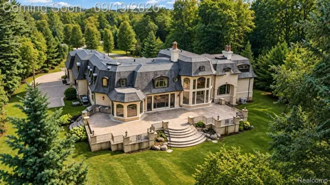 6250 Walnut Lake Road