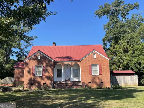 320 Parkway DR