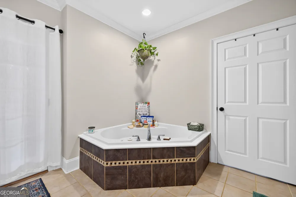 4287 Pine Vale RD Gainesville, GA 30507