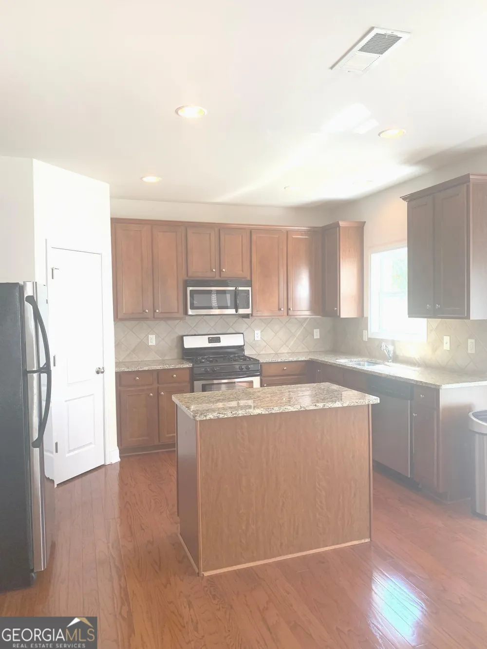 2118 Water Mill CT Buford, GA 30519