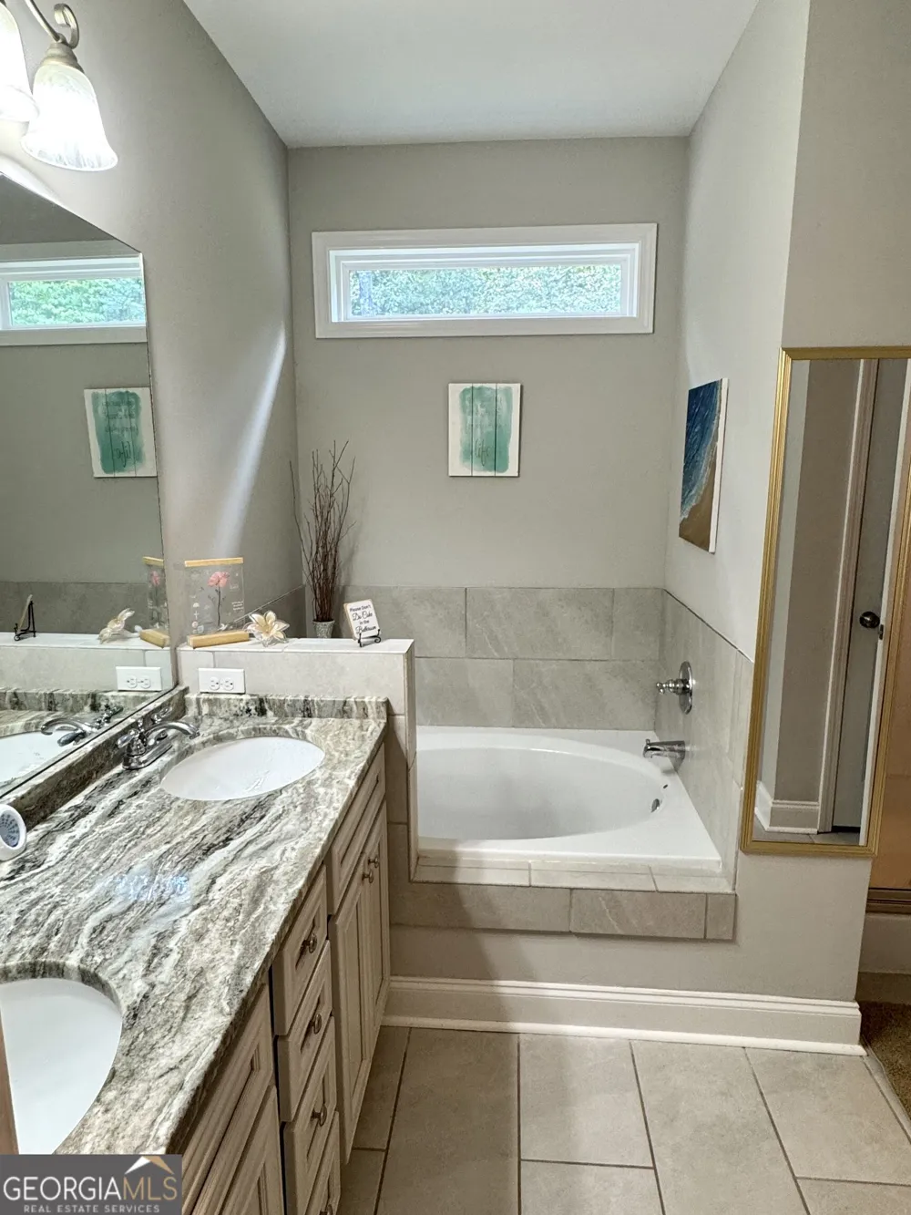 229 Hallie LN Macon, GA 31211
