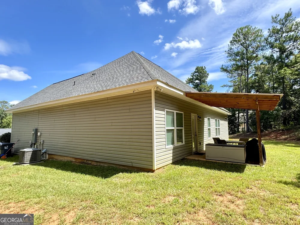 229 Hallie LN Macon, GA 31211