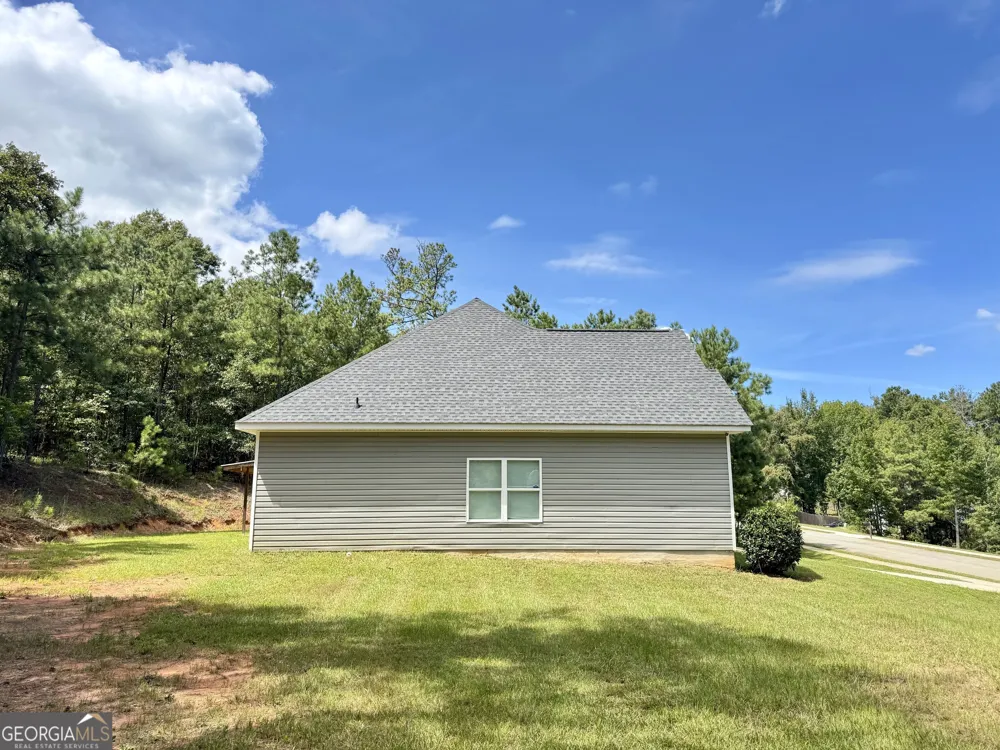 229 Hallie LN Macon, GA 31211