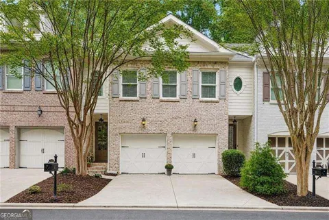 2640 Long Pointe
