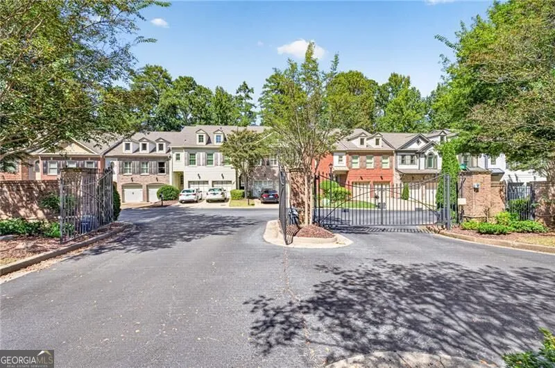 2640 Long Pointe Roswell, GA 30076