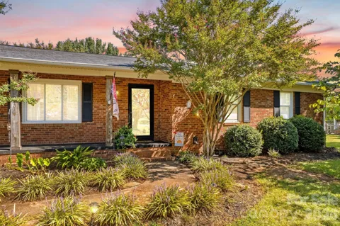 230 E Old Farm Road