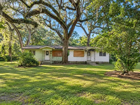 822 LIVE OAK DRIVE