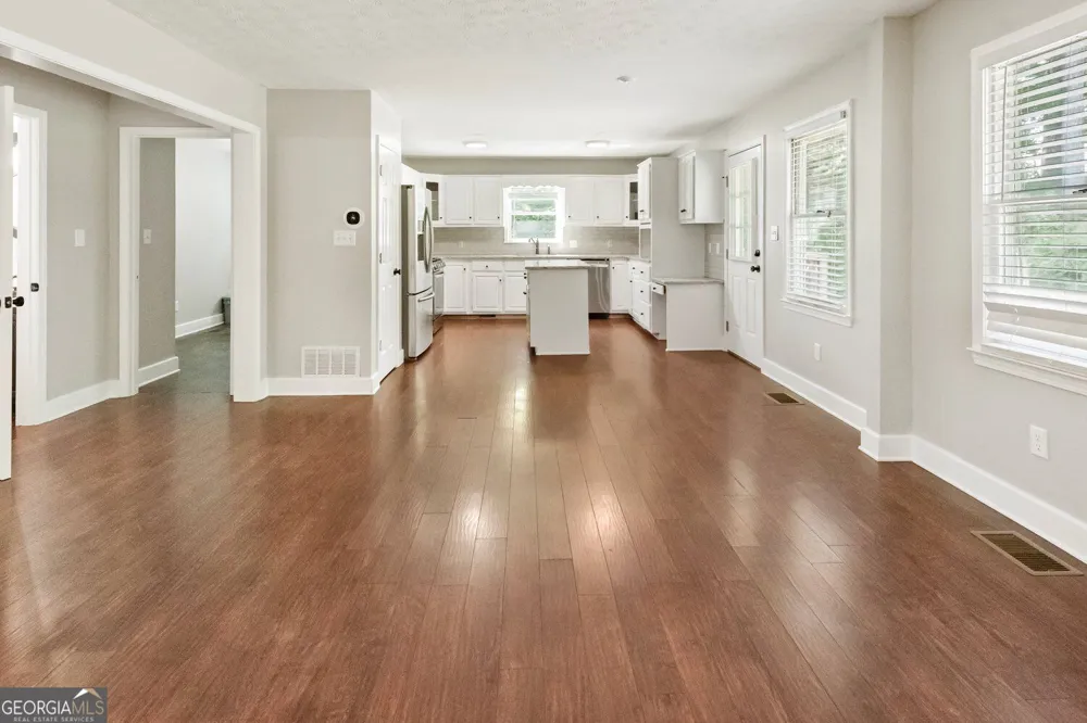 121 W Allison CIR Carrollton, GA 30117