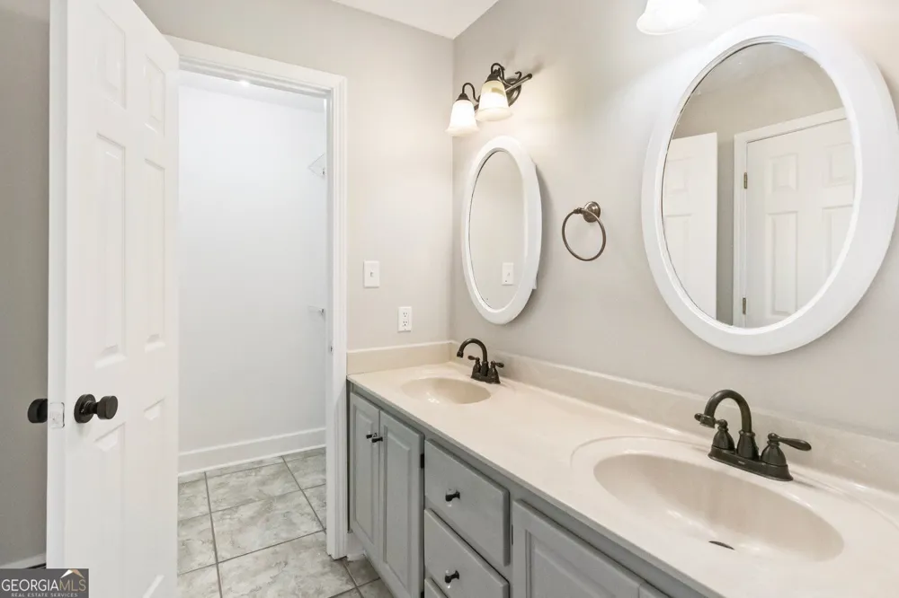 121 W Allison CIR Carrollton, GA 30117