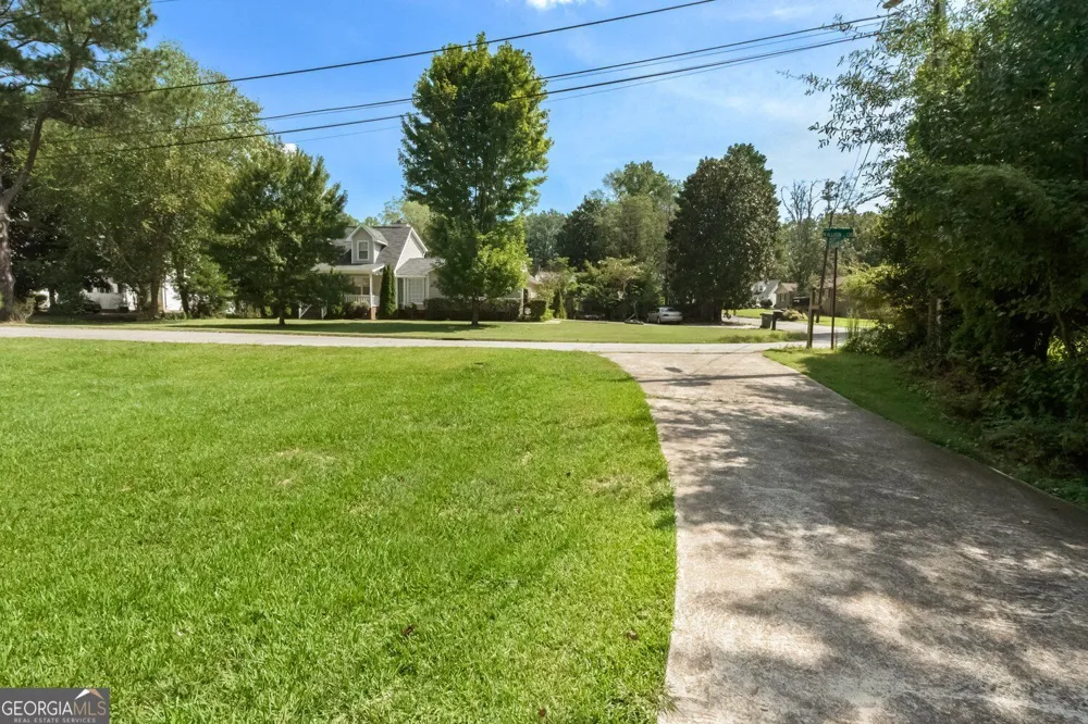 121 W Allison CIR Carrollton, GA 30117
