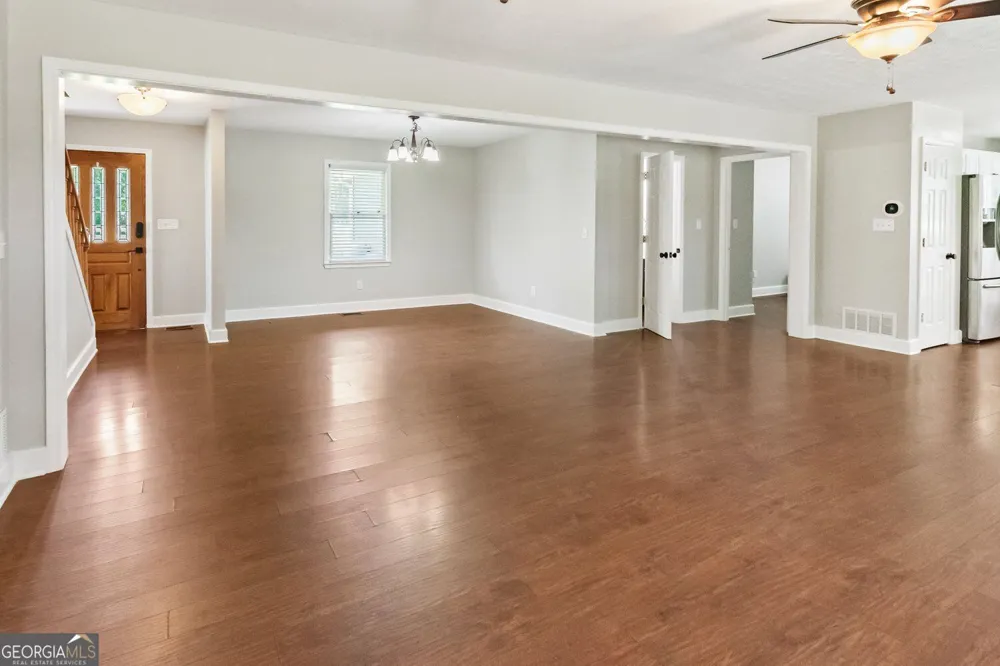 121 W Allison CIR Carrollton, GA 30117