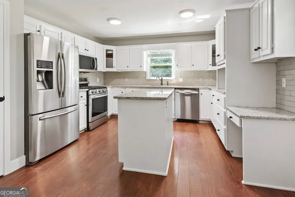 121 W Allison CIR Carrollton, GA 30117
