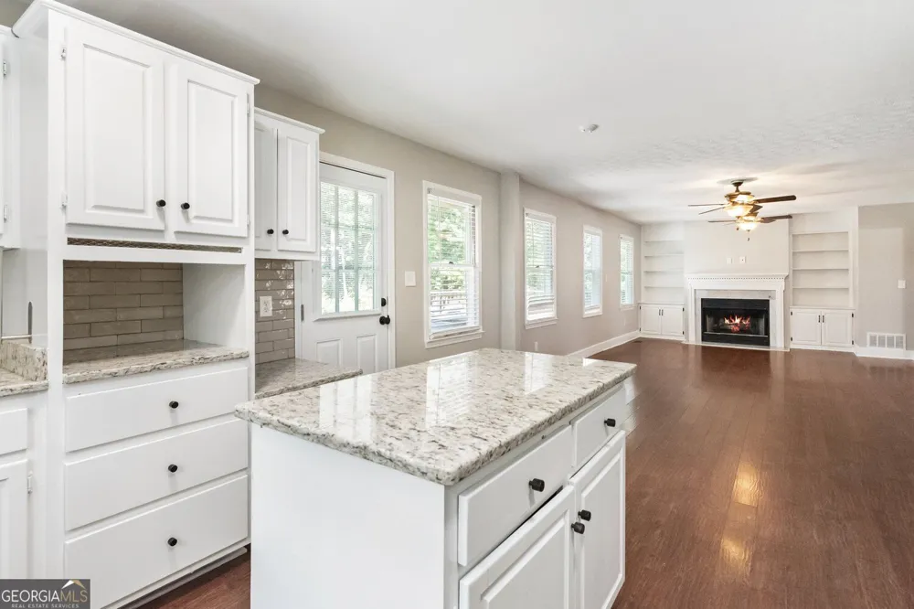 121 W Allison CIR Carrollton, GA 30117