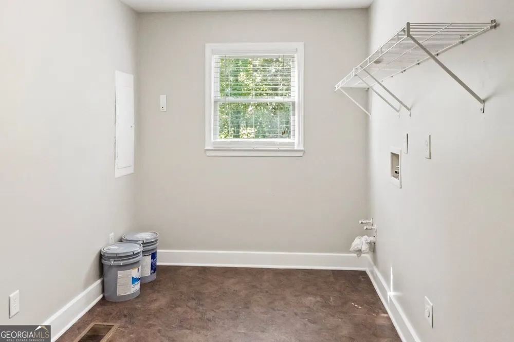 121 W Allison CIR Carrollton, GA 30117