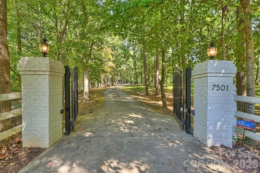 7501 Big Buck Trail Waxhaw, NC 28173