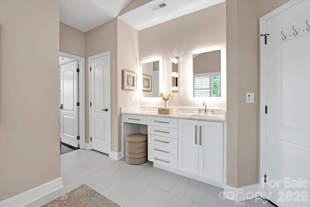 409 Running Horse Lane Waxhaw, NC 28173
