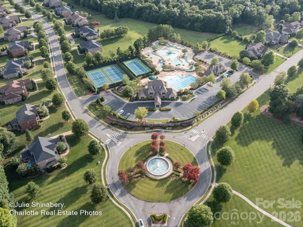 409 Running Horse Lane Waxhaw, NC 28173