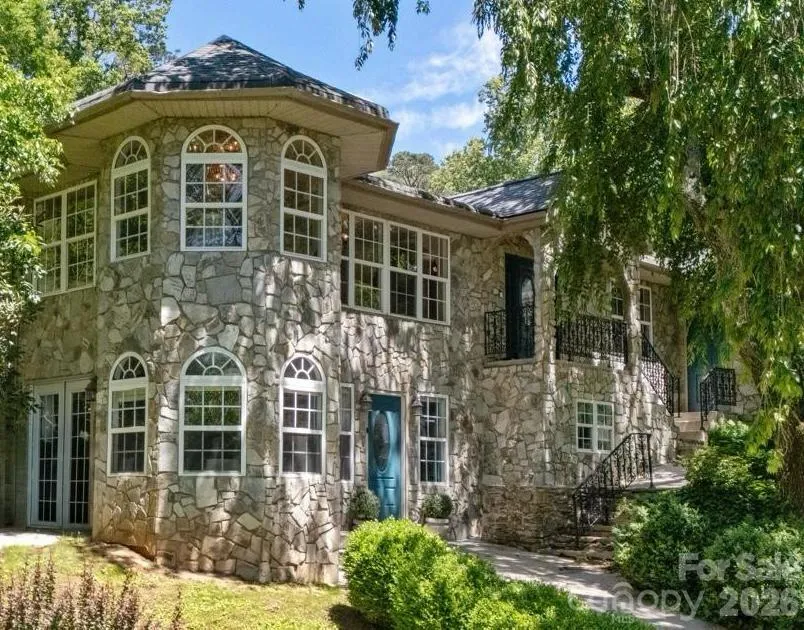 3 Northwood Road Asheville, NC 28804