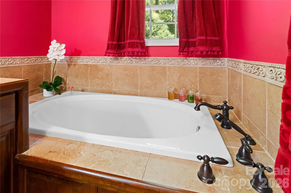 3 Northwood Road Asheville, NC 28804