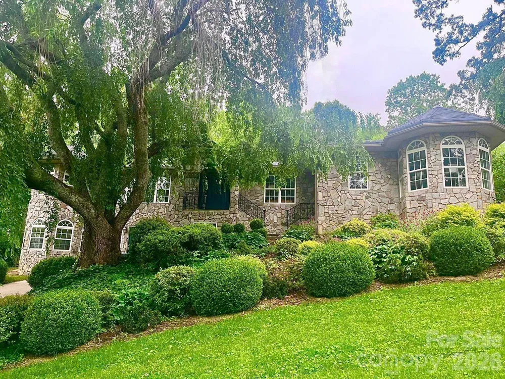 3 Northwood Road Asheville, NC 28804