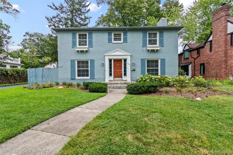 600 WESTWOOD DRIVE
