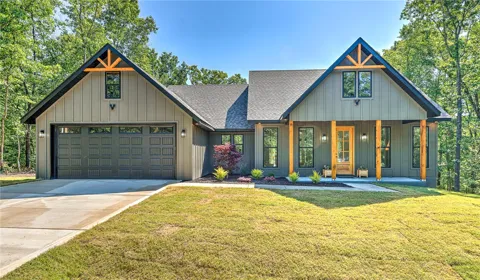 48 Pamona Drive