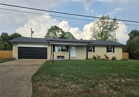 805 Lakeview Drive