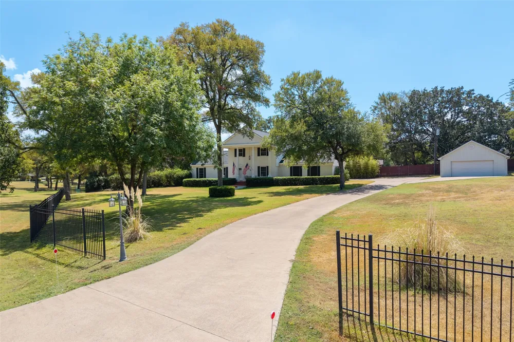 109 Lilac Lane Gun Barrel City, TX 75156