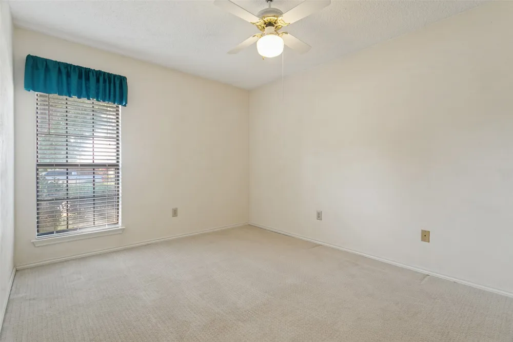 1927 E Branch Hollow Drive Carrollton, TX 75007