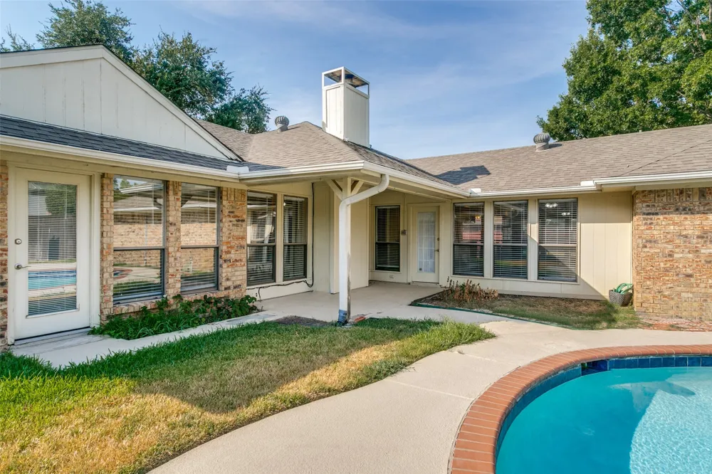 1927 E Branch Hollow Drive Carrollton, TX 75007