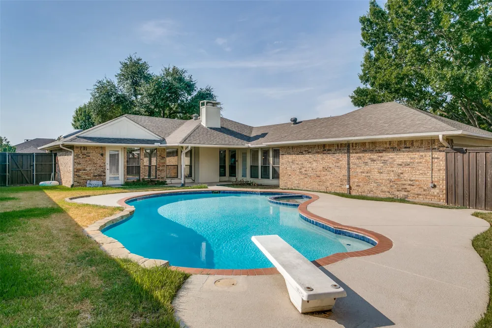 1927 E Branch Hollow Drive Carrollton, TX 75007