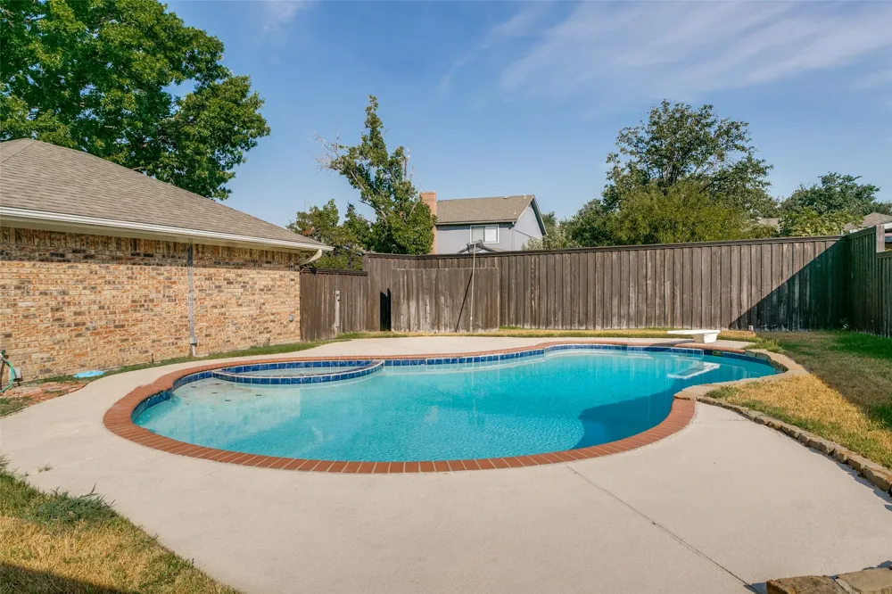 1927 E Branch Hollow Drive Carrollton, TX 75007