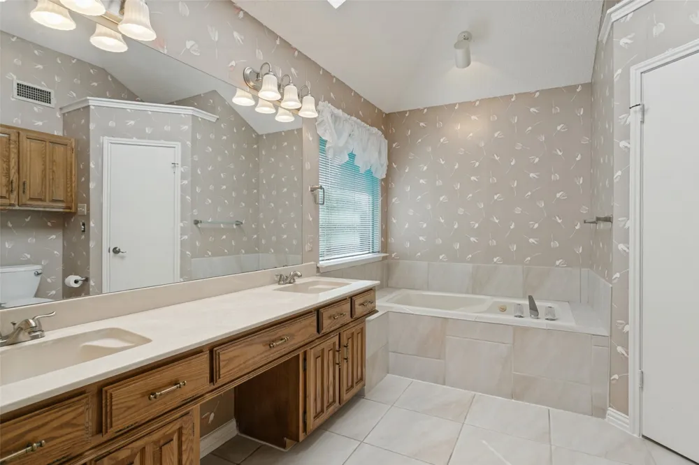 1927 E Branch Hollow Drive Carrollton, TX 75007