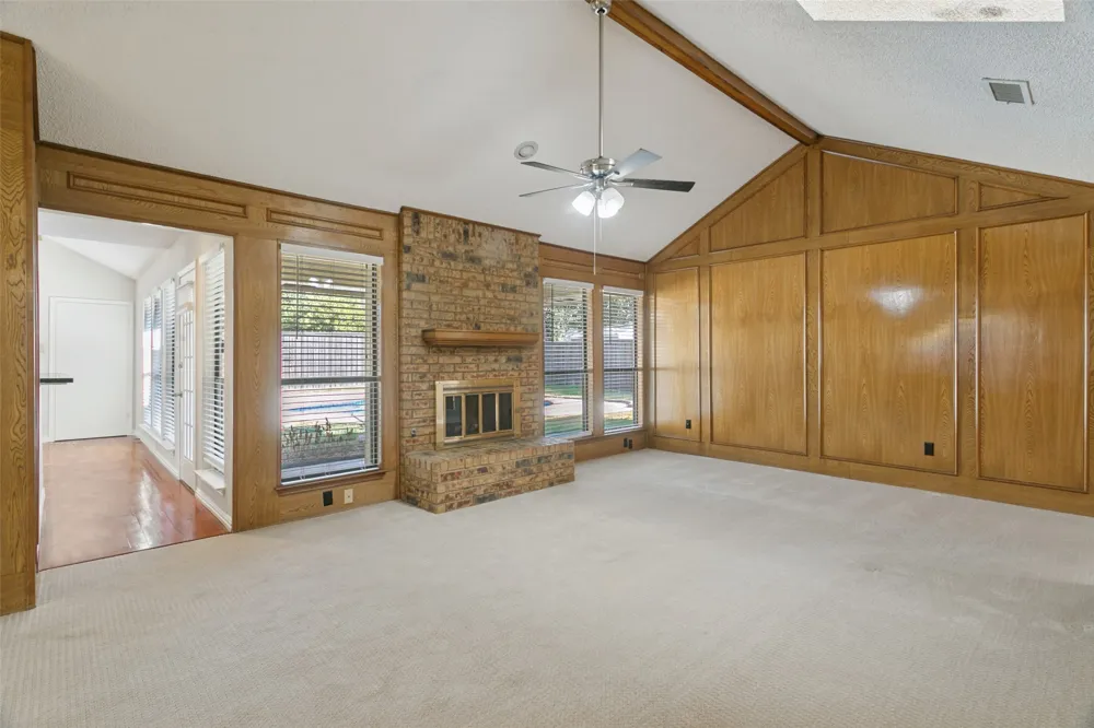 1927 E Branch Hollow Drive Carrollton, TX 75007