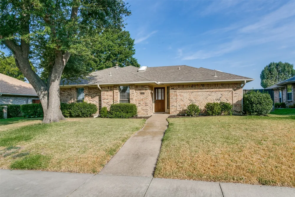 1927 E Branch Hollow Drive Carrollton, TX 75007