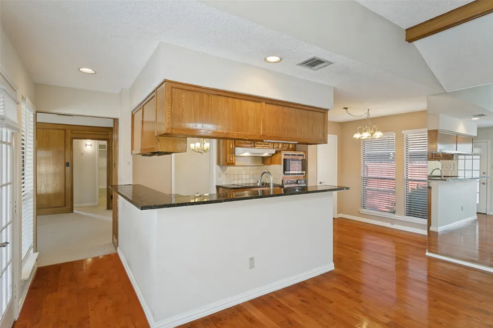 1927 E Branch Hollow Drive Carrollton, TX 75007
