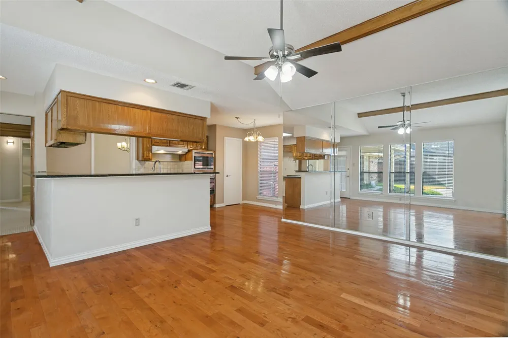 1927 E Branch Hollow Drive Carrollton, TX 75007