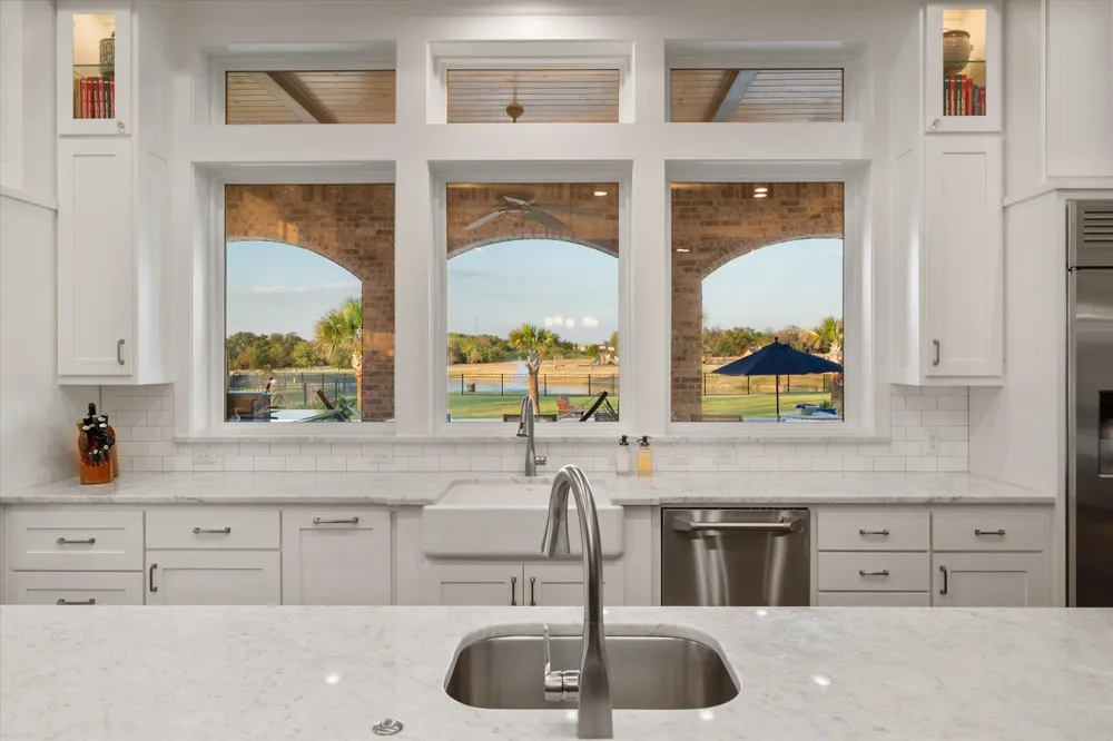 10613 Kyle Circle Burleson, TX 76028