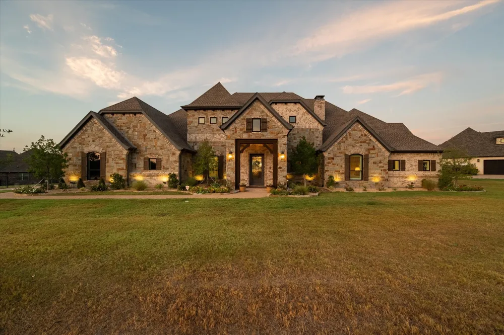 10613 Kyle Circle Burleson, TX 76028
