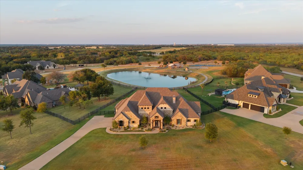 10613 Kyle Circle Burleson, TX 76028