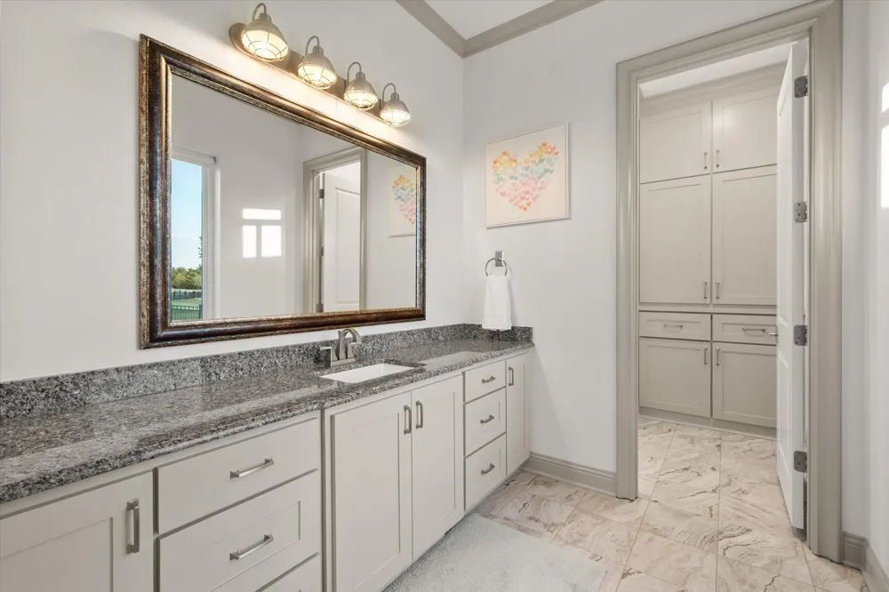 10613 Kyle Circle Burleson, TX 76028